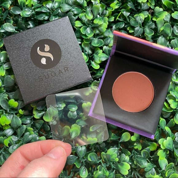 Prestige Makeup Medley Retail $187 - Picture 5 of 16